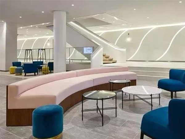 時(shí)尚(shang)辦(ban)公(gong)傢具更(geng)能體現(xiàn)(xian)企業(yè)文化(hua)精(jing)神(shen)