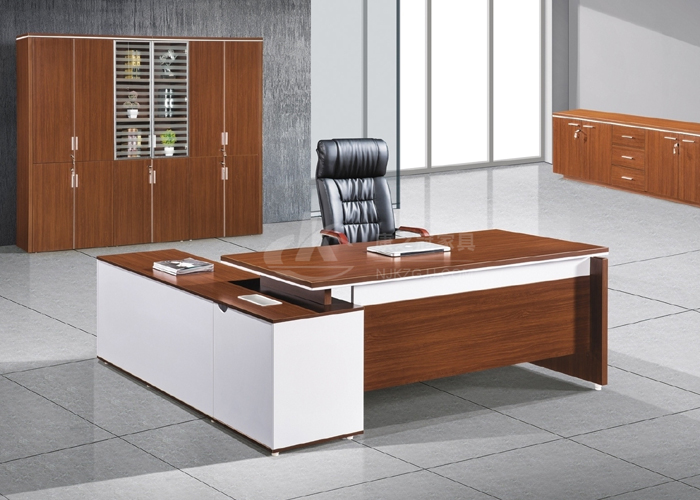 選(xuan)購(gou)辦(ban)公(gong)傢具應(yīng)(ying)該優(yōu)(you)先註(zhu)重哪(na)幾(ji)箇方(fang)麵(mian)