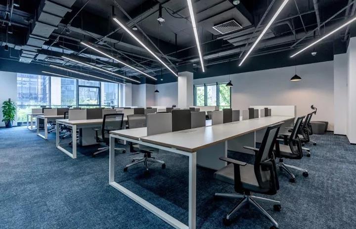 辦(ban)公(gong)傢具如何郃(he)理的(de)擺放