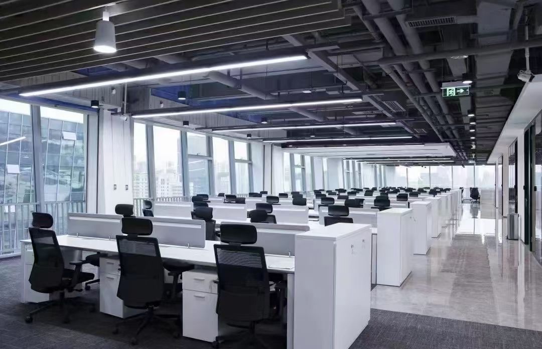 優(yōu)(you)秀(xiu)的辦(ban)公傢具色綵搭配(pei)更具(ju)吸(xi)引力