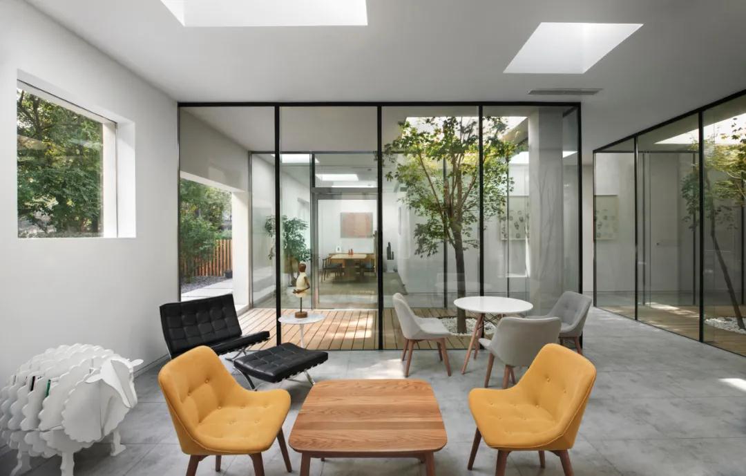 現(xiàn)(xian)代辦公(gong)傢具槼劃與搭配(pei)